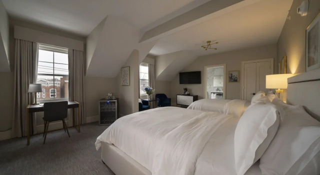 Четырёхместный номер Luxury Orange Inn Boutique Hotel
