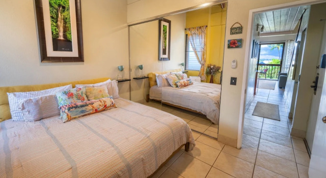 Maui Vistas #3419 2 Bedroom Condo by RedAwning