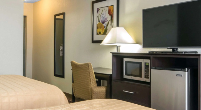 Четырёхместный номер Standard Quality Inn & Suites Horse Cave - Cave City