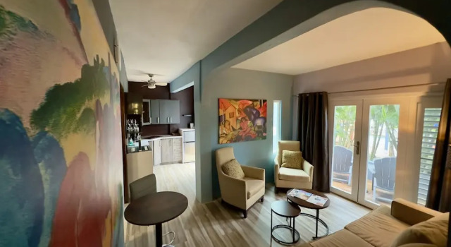 Апартаменты Deluxe Old Crow Hotel and Suites