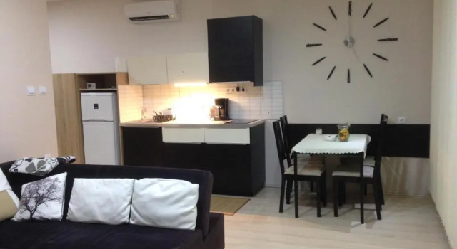 Семейные апартаменты с балконом LUX Apartman