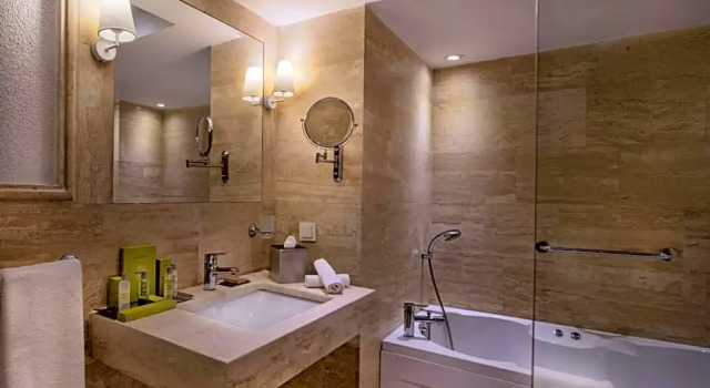 Двухместный полулюкс DoubleTree by Hilton Bodrum Marina Vista