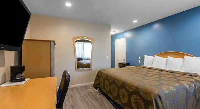 Трёхместный люкс Rodeway Inn Escondido Downtown