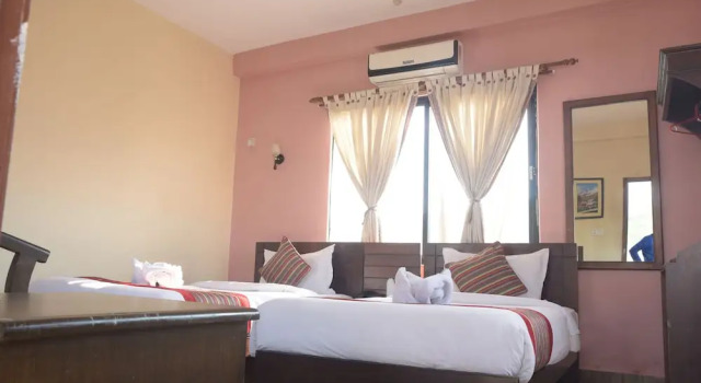 Двухместный номер Deluxe с балконом и с видом на горы Pokhara Eco Resort