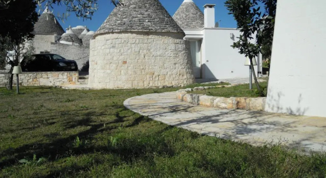 Коттедж Trulli di Malzo