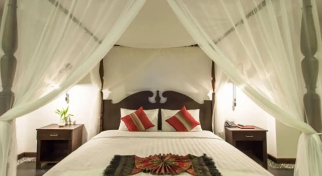 Двухместный люкс Executive с балконом Yeak Loam Hotel