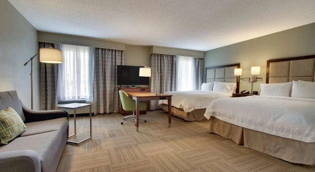 Четырёхместный люкс Hampton Inn Warner Robins