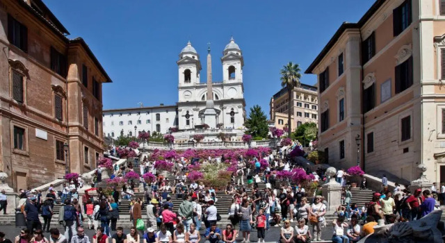 Апартаменты Rental in Rome Trevi Fouintain View Apartment