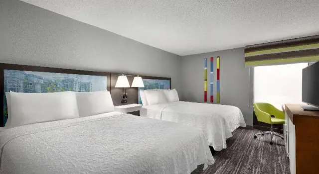 Четырёхместная студия Hampton Inn Simpsonville