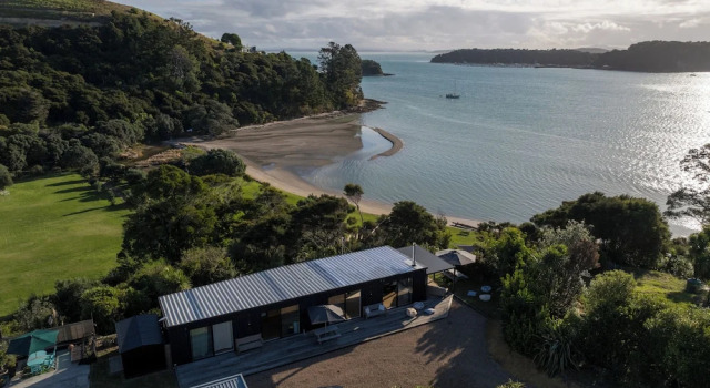 Wharetana Bay Villa with beach walkway