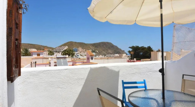Ático con encanto en Cabo de Gata. A 100m de la playa., Забронировать Отель Бизнес-отели Карбонерас, 4* 5*