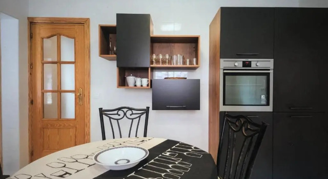 Marbella beautiful renovated villa 5 bedrooms, 3 bathrooms, private heated pool, close beach plage, 10 to 12 people, ping pong, private pétanque, Забронировать Вилла Марбелья Коста-дель-Соль, рядом с Arco de Marbella
