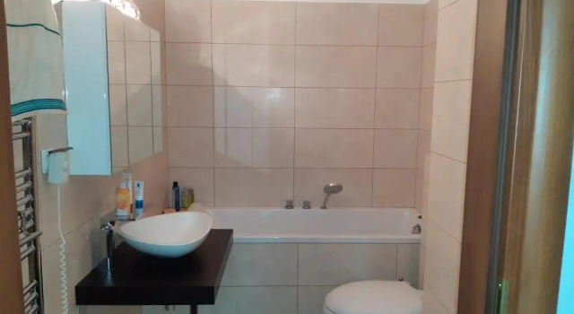 Wspólna 50 Centrum, Забронировать Отель Отели Варшавы с парковкой, рядом с ОРКО Тауэр, Парковка