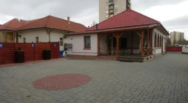 Pizza Tábor Apartman, Забронировать Апартаменты/квартира Отели в центре Мишкольца, в центре