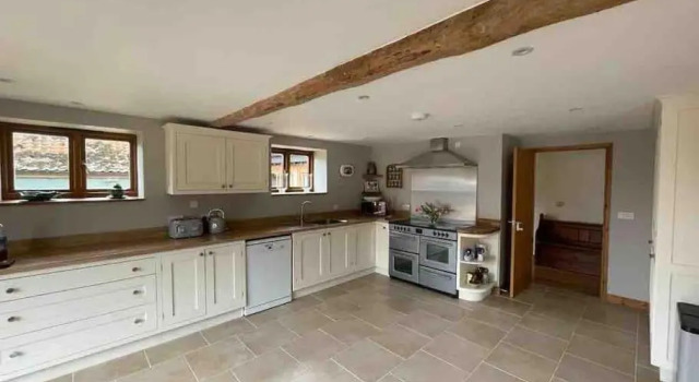 Коттедж Charming Norfolk Barn Conversion in Barnham Broom