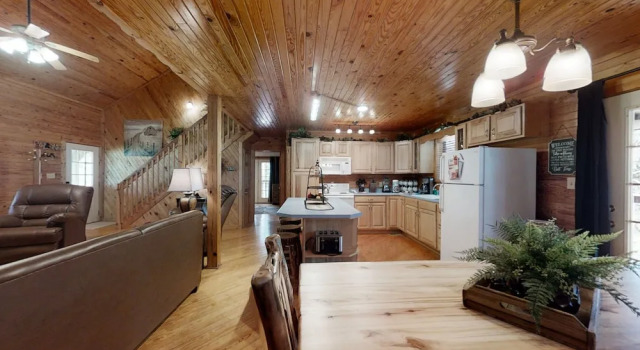 A Cowpoke's Dream 3 Bedroom Cabin by RedAwning