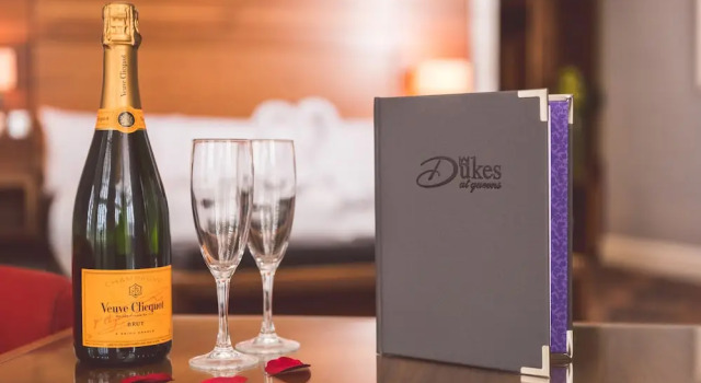 Двухместный люкс Dukes at Queens Boutique Hotel
