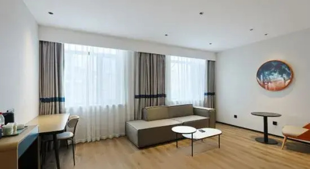 Люкс Deluxe Ni Hao Hotel (Huadian Dajie)
