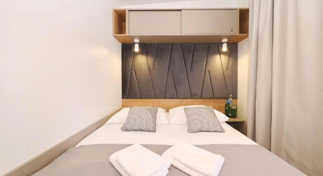 Тент Victoria Mobilehome Camping park Soline