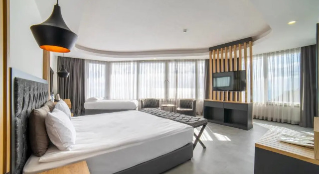 Люкс с видом на море Golda Hotel