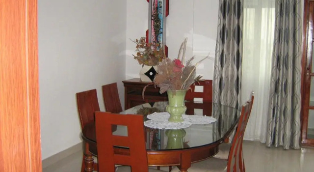 Rosalie's Suites