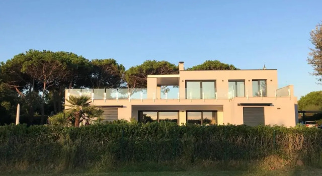 Вилла Fantastic Villa With Private Pool - Luxury Holidays on Private Island Albarella