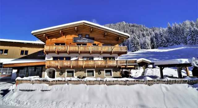 Bauernhof Trueferhof, Rezerwuj Hotel Hotele w Tyrol z parkingiem, Parking