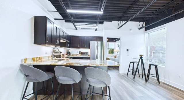 Stay Park Cruise Modern Loft by Port -unit 200, Varaa Huoneisto Cape Canaveral Space Coast