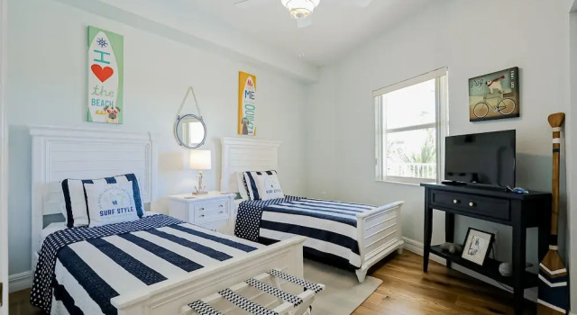 Ocean View Condo With Pool Access, Wifi, & Central AC - Snowbirds OK