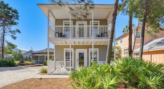 Walk to Ocean & Eats: Santa Rosa Beach Cottage, Book Feriehus Villaer i Florida, Villa