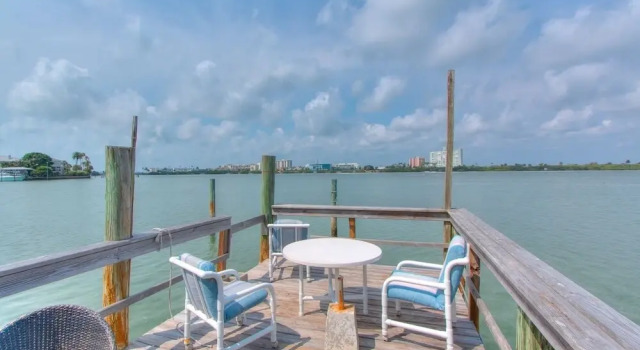 Bay Watch #1 - Weekly Beach Rental 1 Bedroom Condo by Redawning