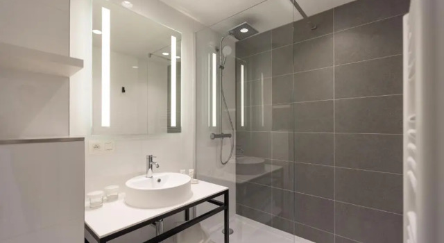 Трёхместный номер Standard с видом на горы Hôtel Riva Art & Spa