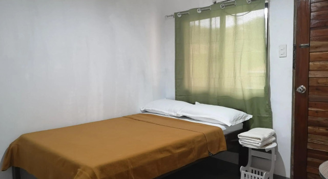 Rain Haven Lodging House, Rezerwuj Hotel Hotele w Coron Town Proper z parkingiem, Parking
