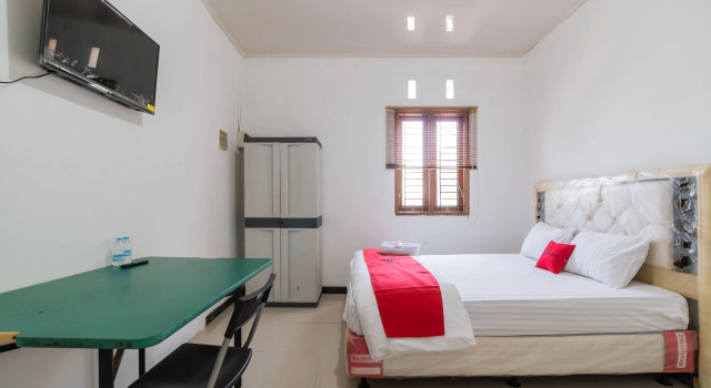 RedDoorz near Terminal Bubulak Bogor, Book Hotel Bogor 