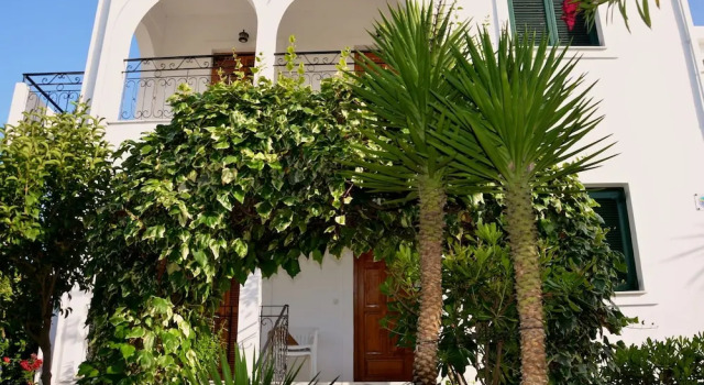 Kostas Garden, Забронировать Вилла Рода 