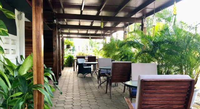 Ekonomi oda Holland Lodge Paramaribo