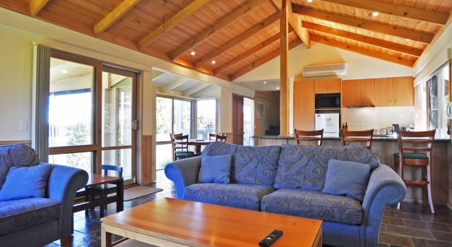 Archies Beachside Abode - Pet Friendly (Outside Only), Rezervasyon Otel Gippsland otoparklı oteller, Otopark