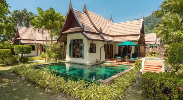 Вилла с бассейном рядом с пляжем Koh Chang Paradise Resort & Spa