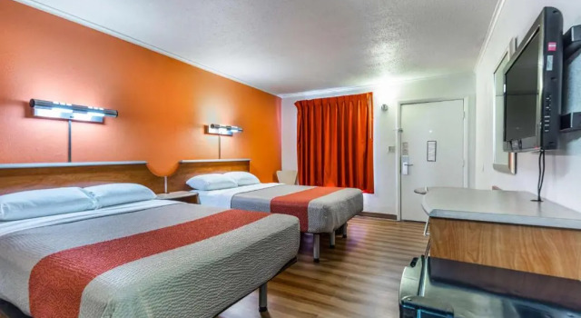 Четырёхместный номер Standard Motel 6-Mount Vernon, IL