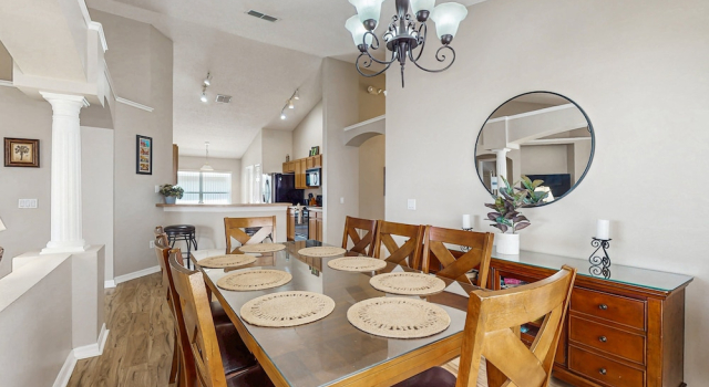 Коттедж Big & Beautiful Home Close to Theme Parks W/fast Wifi, Private Patio & Pool + AC