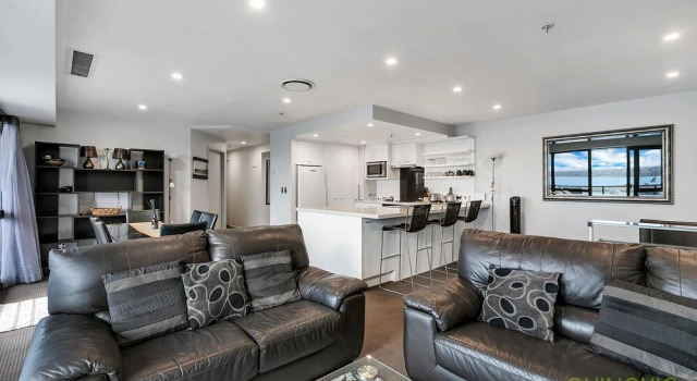 QV CBD 2 Bedroom with Wifi Parking - 972