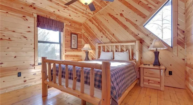 Marlenes Hideaway 3 - Three Bedroom Cabin