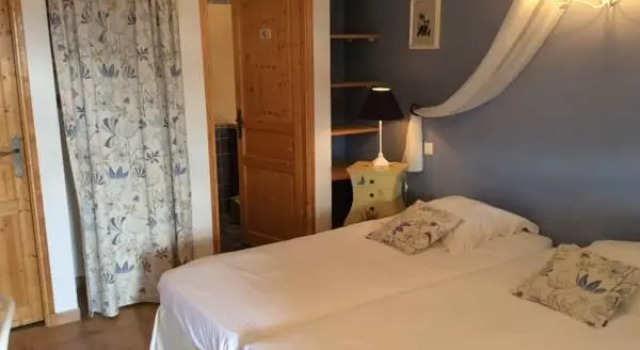 Le Mas des Tilleuls, Book Hotel SPA-hoteller i Drôme Provençale, SPA