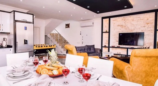 Villa Pumpkin, Boek Villa Bakirkoy 