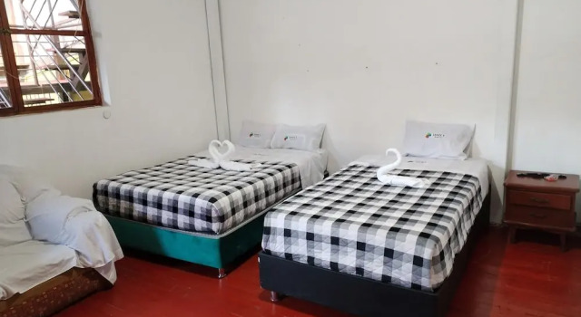 Standardowy pokój 3 pokoje z widokiem na dziedziniec Zarate's Hostel