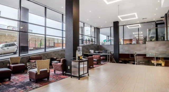Четырёхместный номер Standard Comfort Inn & Suites near Stadium