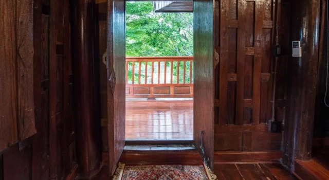 Коттедж с видом на реку Phuttal Residence