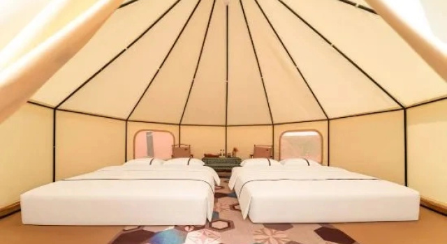 Тент с видом на озеро Zhongwei Shapo Tou Desert Wilderness Desert Stargazing Inn