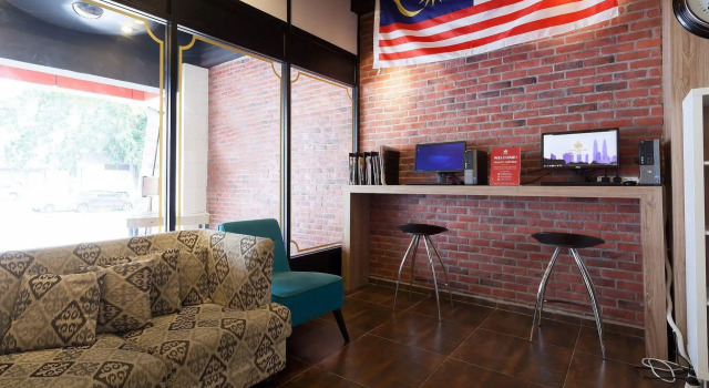 ZEN Rooms Near SOGO, Забронировать Отель Отели Куала-Лумпура с парковкой, рядом с Площадь Мердека, Парковка