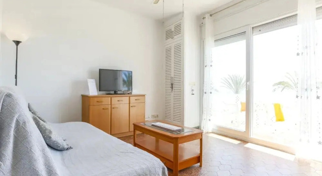 Apartamento Acogedor en Primera Linea Liliane, Забронировать Апартаменты/квартира Ситжес Коста-дель-Гарраф, рядом с La Bassa Rodona Beach